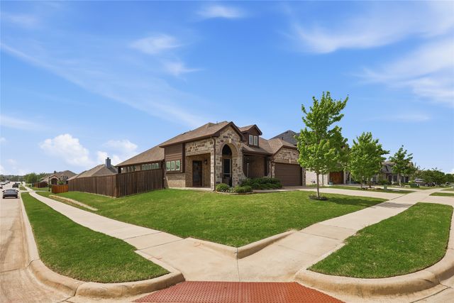 1068 English Oak Drive, Burleson, TX 76028