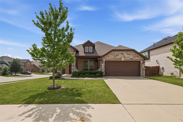 1068 English Oak Drive, Burleson, TX 76028