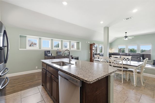 1068 English Oak Drive, Burleson, TX 76028