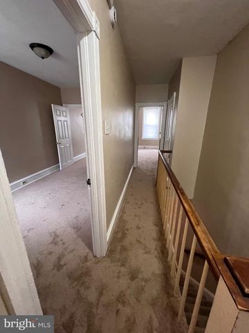 906 S 8TH ST, Camden, NJ 08102
