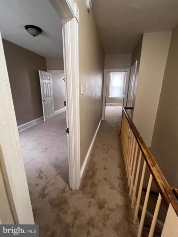 906 S 8TH ST, Camden, NJ 08102