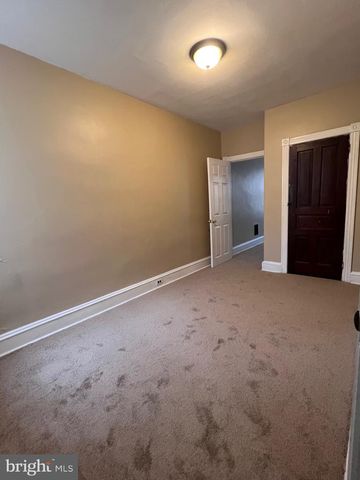 906 S 8TH ST, Camden, NJ 08102