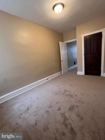 906 S 8TH ST, Camden, NJ 08102