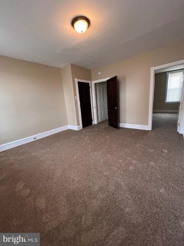 906 S 8TH ST, Camden, NJ 08102
