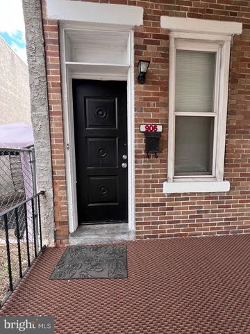906 S 8TH ST, Camden, NJ 08102