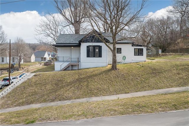 402 Blake Street, St Joseph, MO 64504