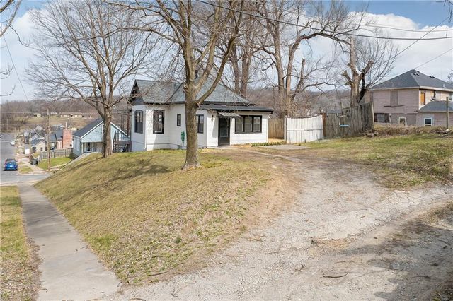 402 Blake Street, St Joseph, MO 64504