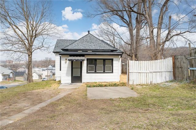 402 Blake Street, St Joseph, MO 64504