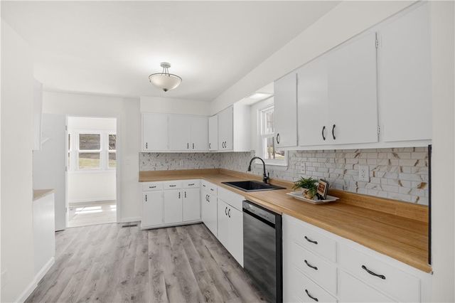 402 Blake Street, St Joseph, MO 64504