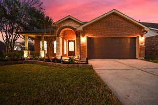 13015 Shallow Falls Lane, Pearland, TX 77584