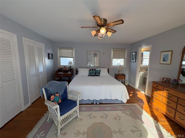 17 Whiting Road, East Quogue, NY 11942