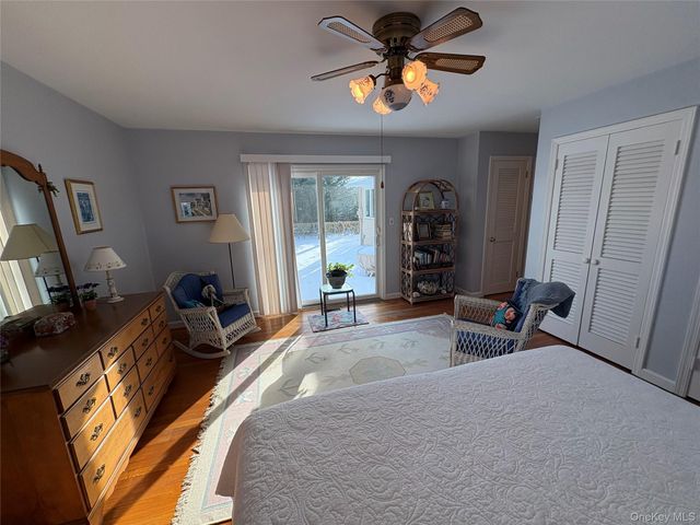 17 Whiting Road, East Quogue, NY 11942