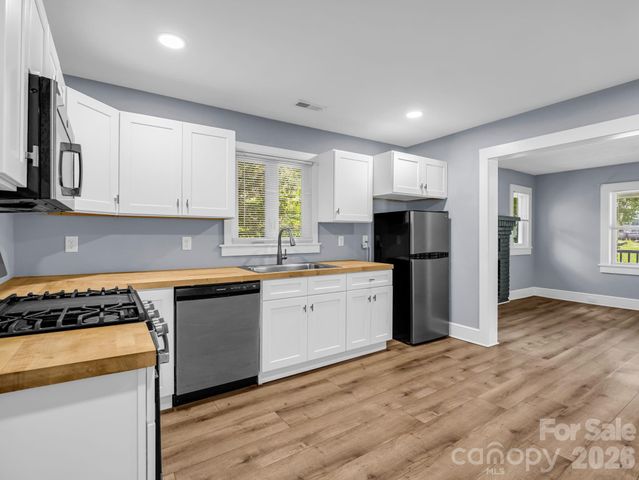 112 Resort Street 6, Hendersonville, NC 28792