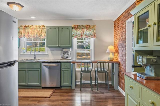 4455 Langhorne Drive, Winston-salem, NC 27106