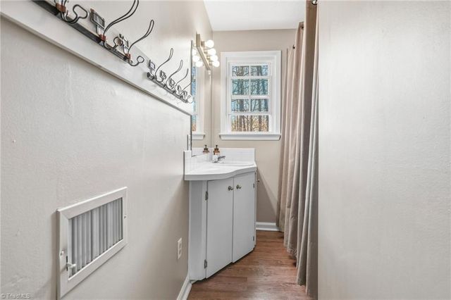 4455 Langhorne Drive, Winston-salem, NC 27106