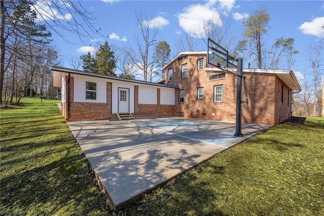 4455 Langhorne Drive, Winston-salem, NC 27106