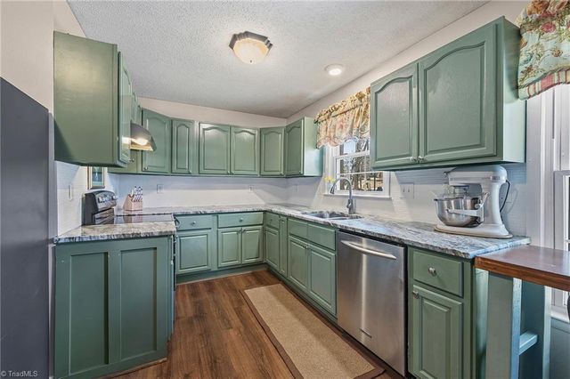 4455 Langhorne Drive, Winston-salem, NC 27106