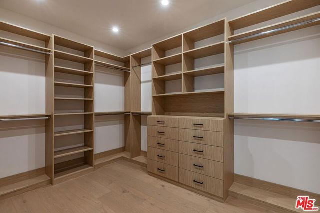 7419 Alverstone Avenue, Los Angeles, CA 90045