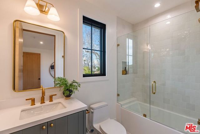 7419 Alverstone Avenue, Los Angeles, CA 90045