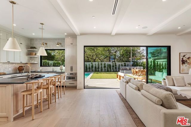 7419 Alverstone Avenue, Los Angeles, CA 90045