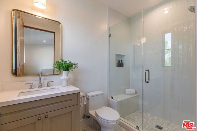 7419 Alverstone Avenue, Los Angeles, CA 90045