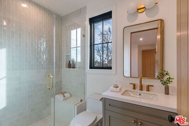 7419 Alverstone Avenue, Los Angeles, CA 90045