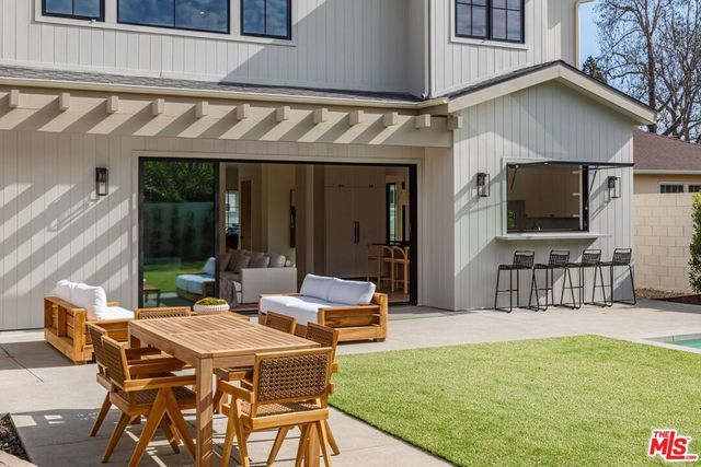 7419 Alverstone Avenue, Los Angeles, CA 90045