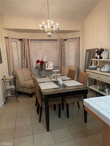 2559 E Fallbrook, Fresno, CA 93720
