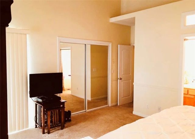 2559 E Fallbrook, Fresno, CA 93720