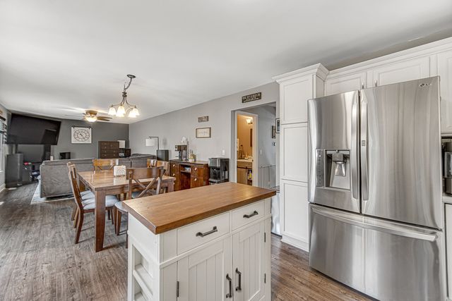 9 RIDGE Court, South Elgin, IL 60177