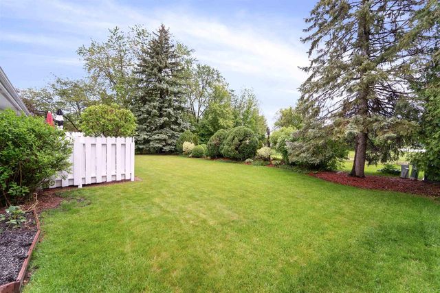 521 WILLOW DRIVE, Fond Du Lac, WI 54935