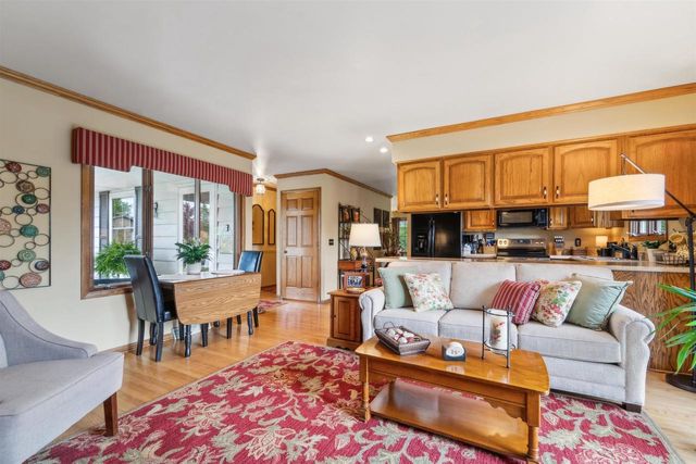 521 WILLOW DRIVE, Fond Du Lac, WI 54935