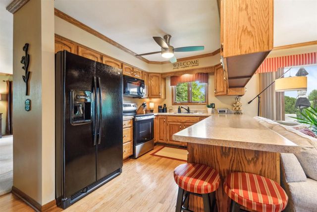 521 WILLOW DRIVE, Fond Du Lac, WI 54935