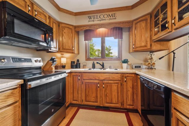 521 WILLOW DRIVE, Fond Du Lac, WI 54935