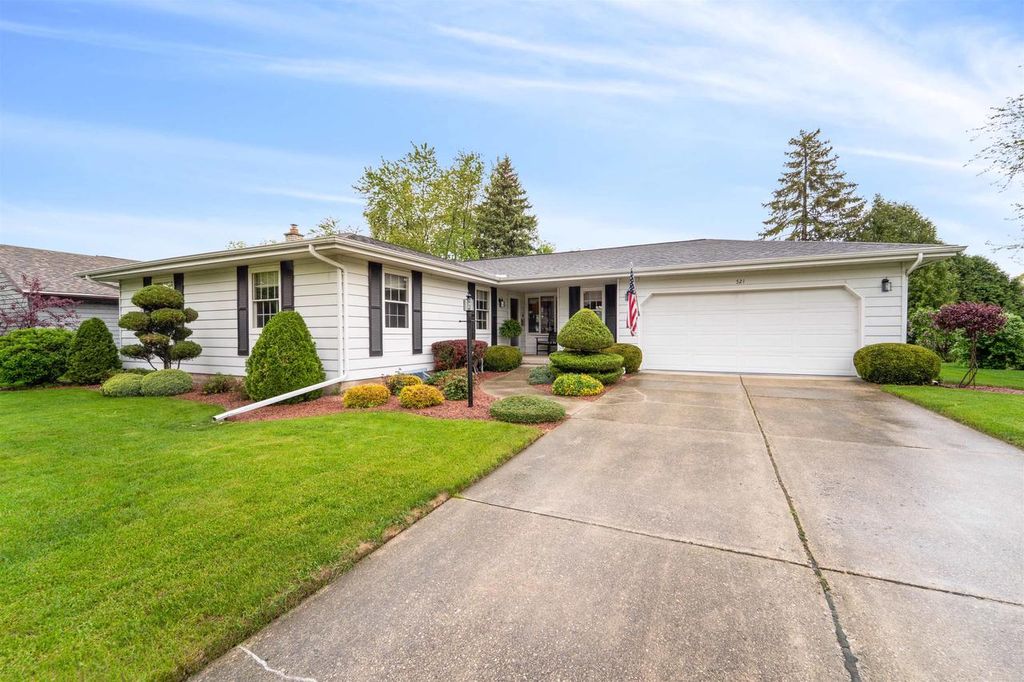 521 WILLOW DRIVE, Fond Du Lac, WI 54935