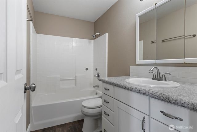 9917 140th Street Ct E, Puyallup, WA 98373