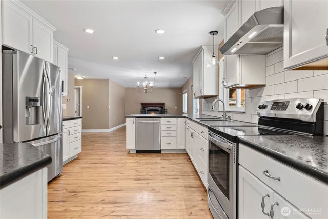 9917 140th Street Ct E, Puyallup, WA 98373