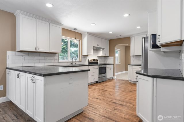 9917 140th Street Ct E, Puyallup, WA 98373