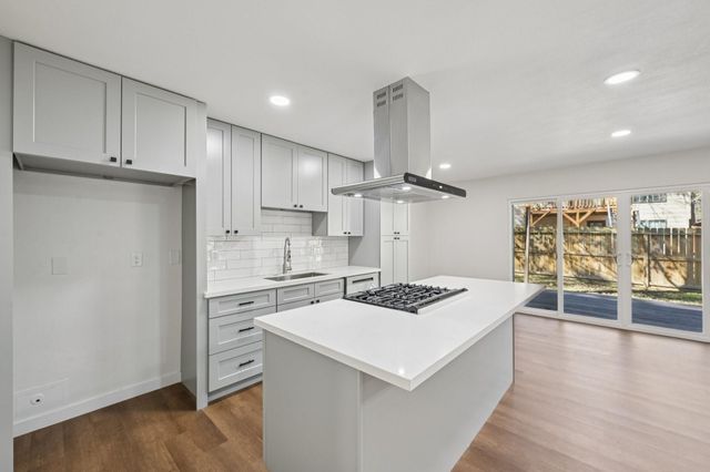 14 Fiddleleaf Court, The Woodlands, TX 77381