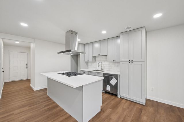 14 Fiddleleaf Court, The Woodlands, TX 77381