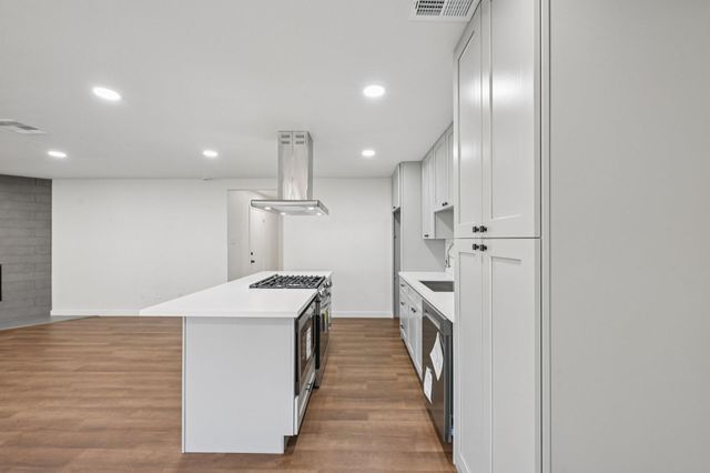 14 Fiddleleaf Court, The Woodlands, TX 77381