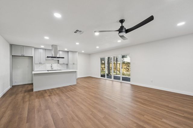 14 Fiddleleaf Court, The Woodlands, TX 77381