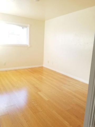 294 Chambers St 12, El Cajon, CA 92020