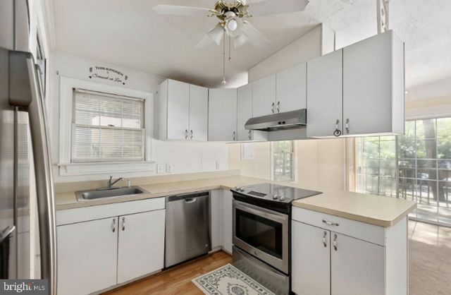 207 CREEKSIDE DR, Locust Grove, VA 22508