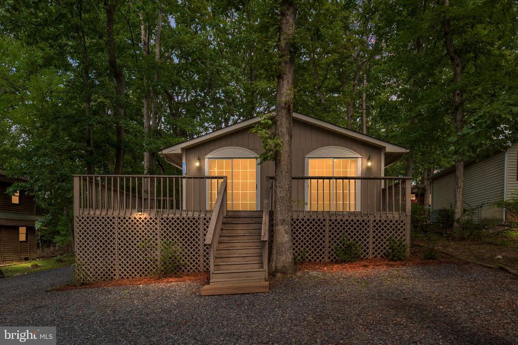 207 CREEKSIDE DR, Locust Grove, VA 22508