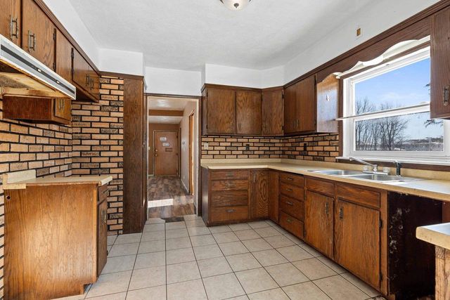 651 N WISCONSIN STREET, Berlin, WI 54923