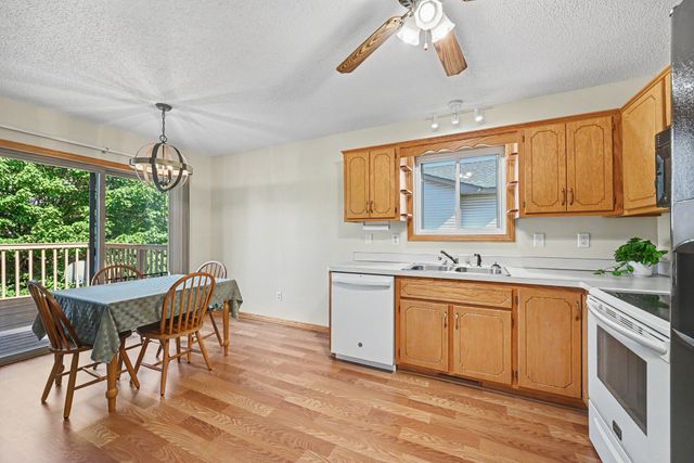 9674 Hale Avenue S, Cottage Grove, MN 55016