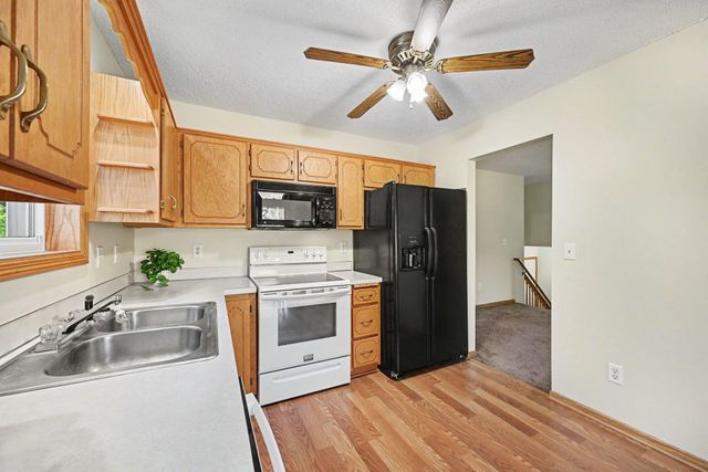 9674 Hale Avenue S, Cottage Grove, MN 55016
