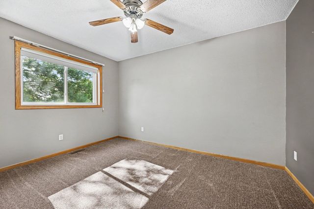 9674 Hale Avenue S, Cottage Grove, MN 55016