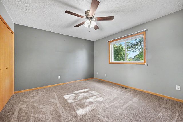 9674 Hale Avenue S, Cottage Grove, MN 55016